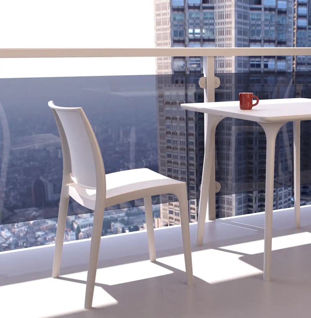 chaise plastique interieur exterieur